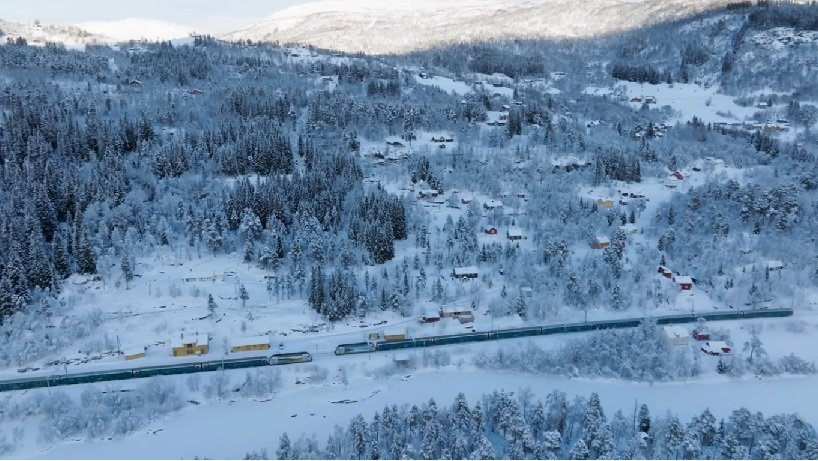 Solve Norway's famous Bergen Line! jigsaw puzzle online with 66 pieces