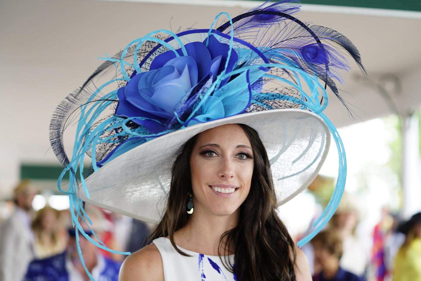 Solve Kentucky Derby Hat 🏇🏻👒 jigsaw puzzle online with 77 pieces