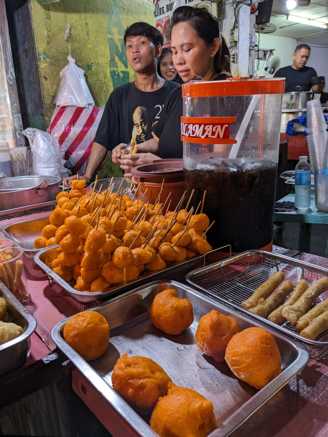 Solve Manila Filipíny jigsaw puzzle online with 221 pieces