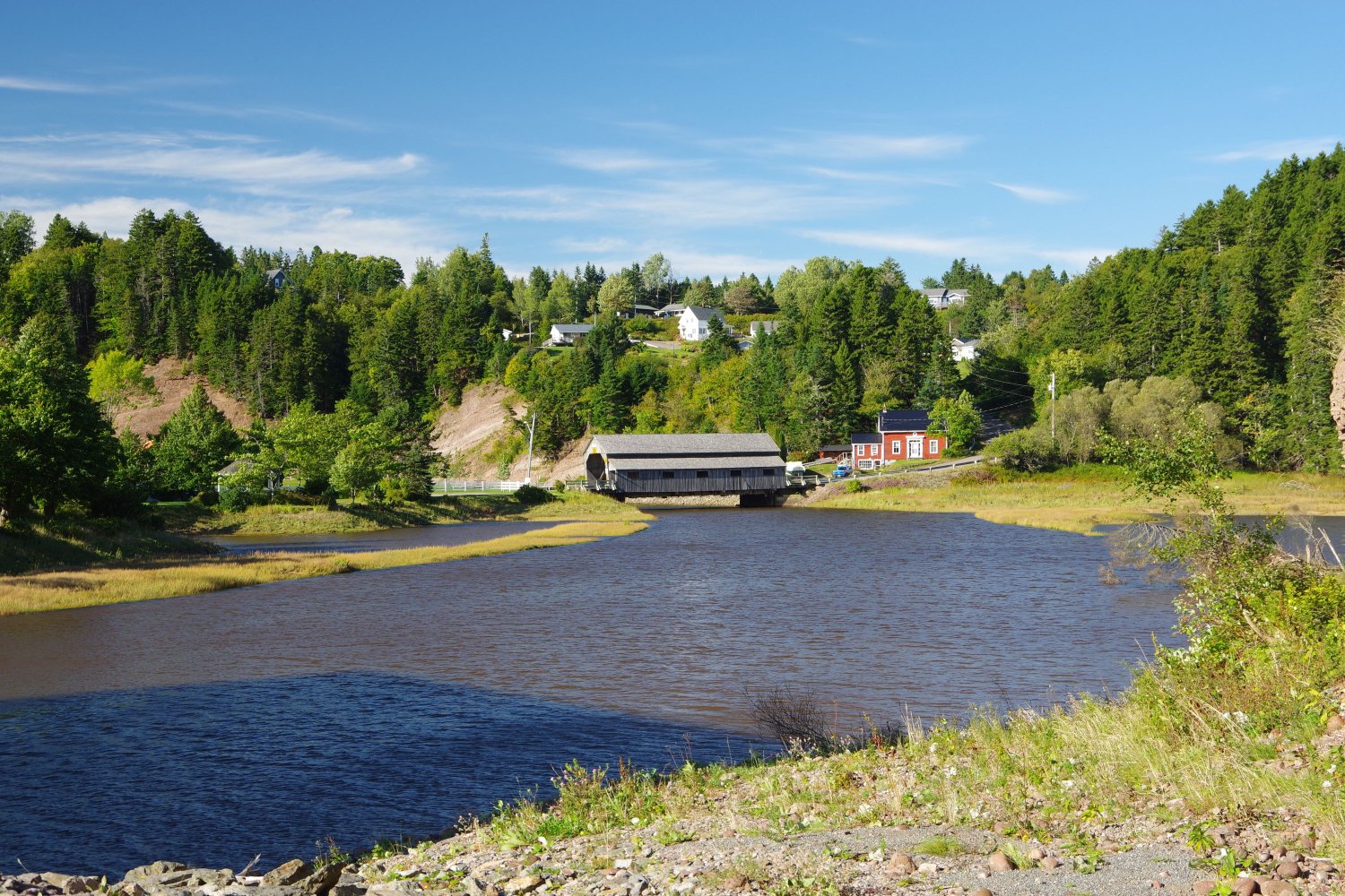 Solve Covered Bridge jigsaw puzzle online with 12 pieces