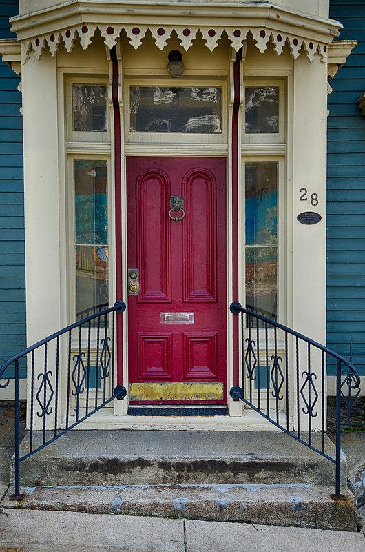 Puzzle 77 dílků Door 28 and railing Lunenburg Nova Scotia Jigidi