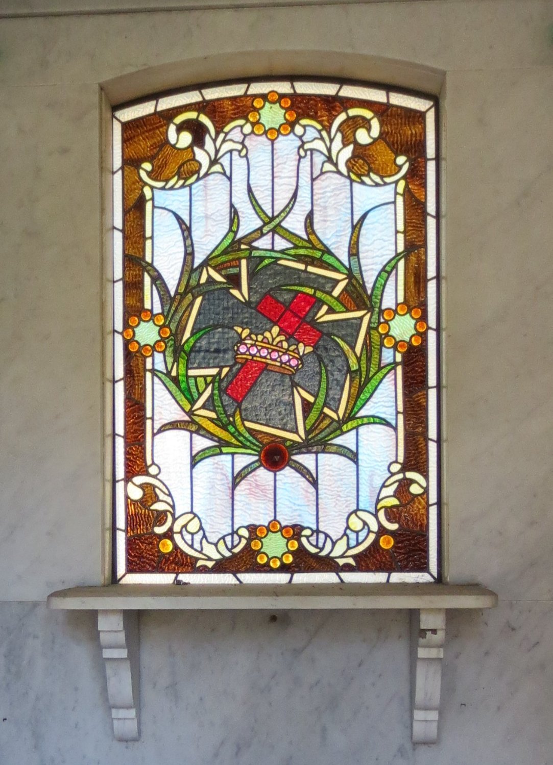 Solve Knights Templar symbolism inside mausoleum jigsaw puzzle online