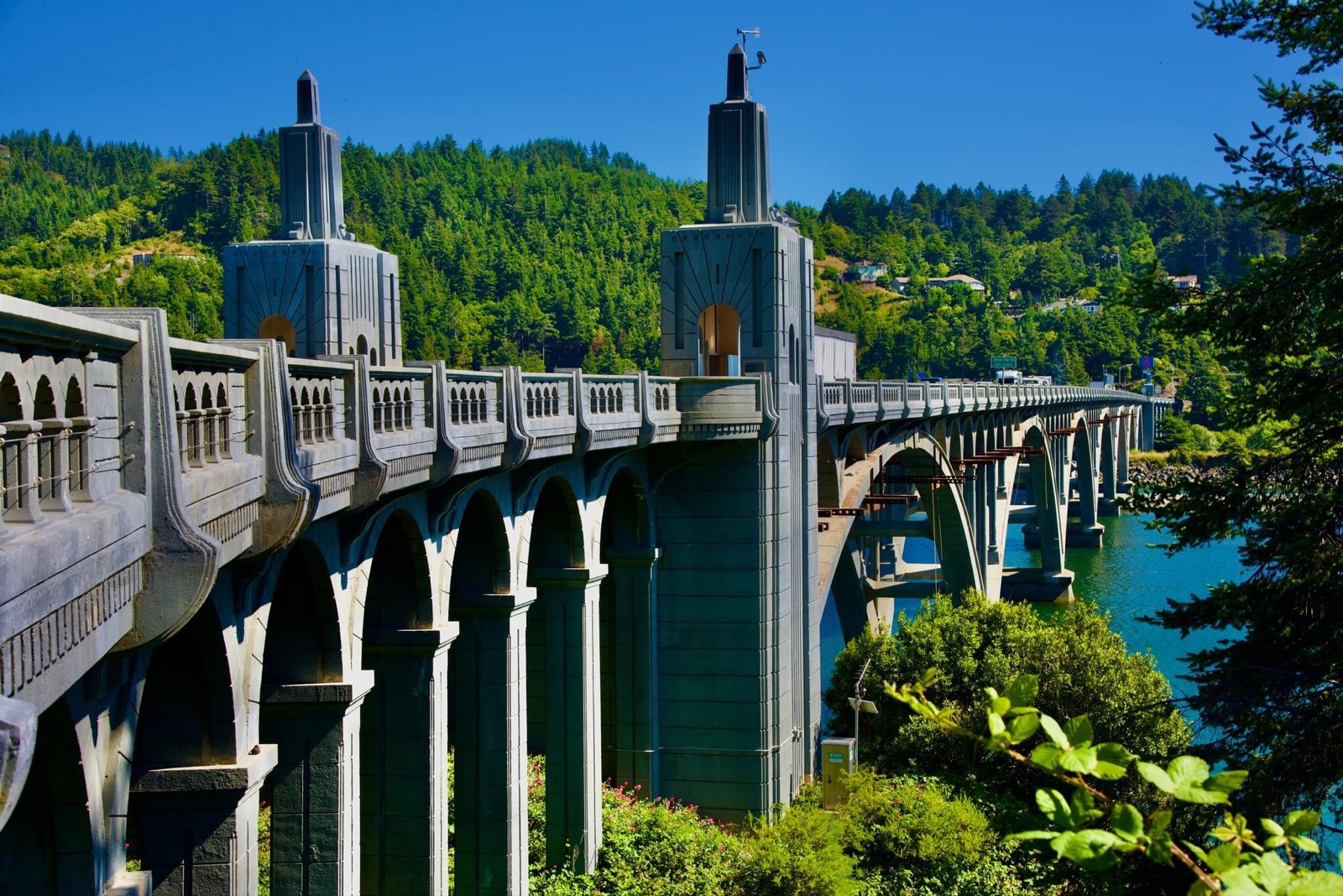 Solve Curry County, Oregon jigsaw puzzle online with 187 pieces