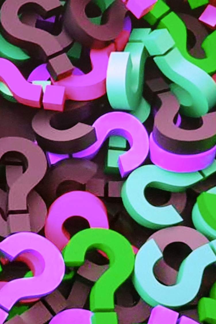 Solve RIDDLE #62 jigsaw puzzle online with 24 pieces