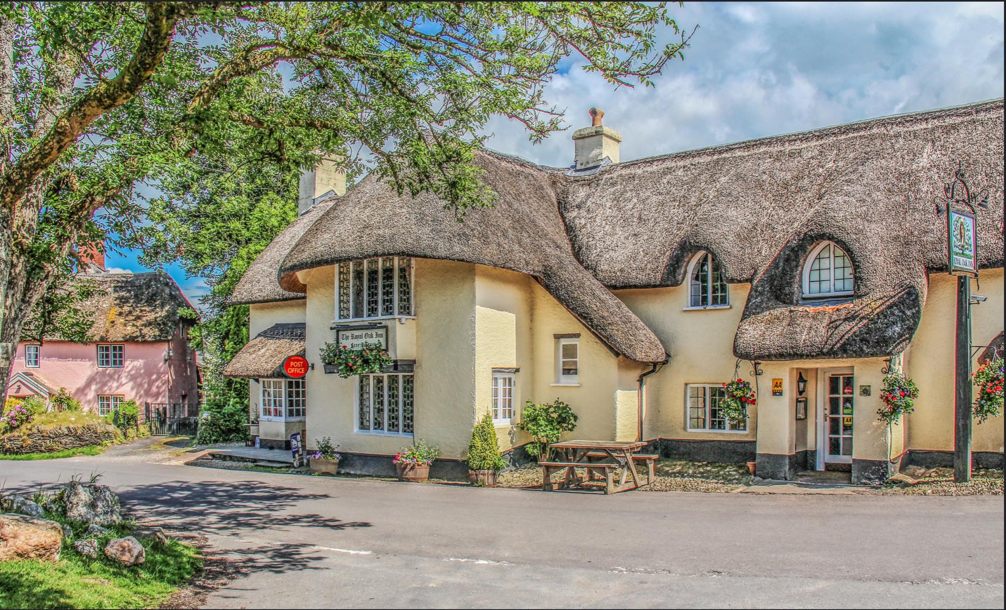 Solve The Royal Oak Inn. Winsford. Somerset. jigsaw puzzle online with