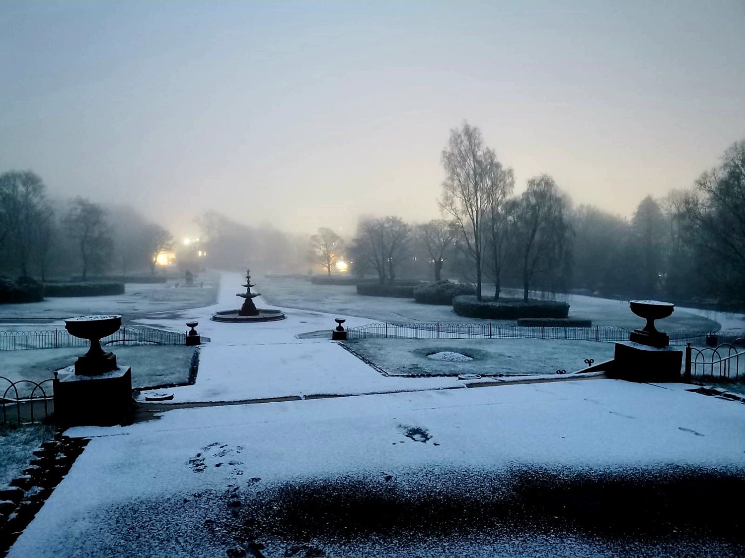 Solve Mesnes Park Wigan jigsaw puzzle online with 48 pieces