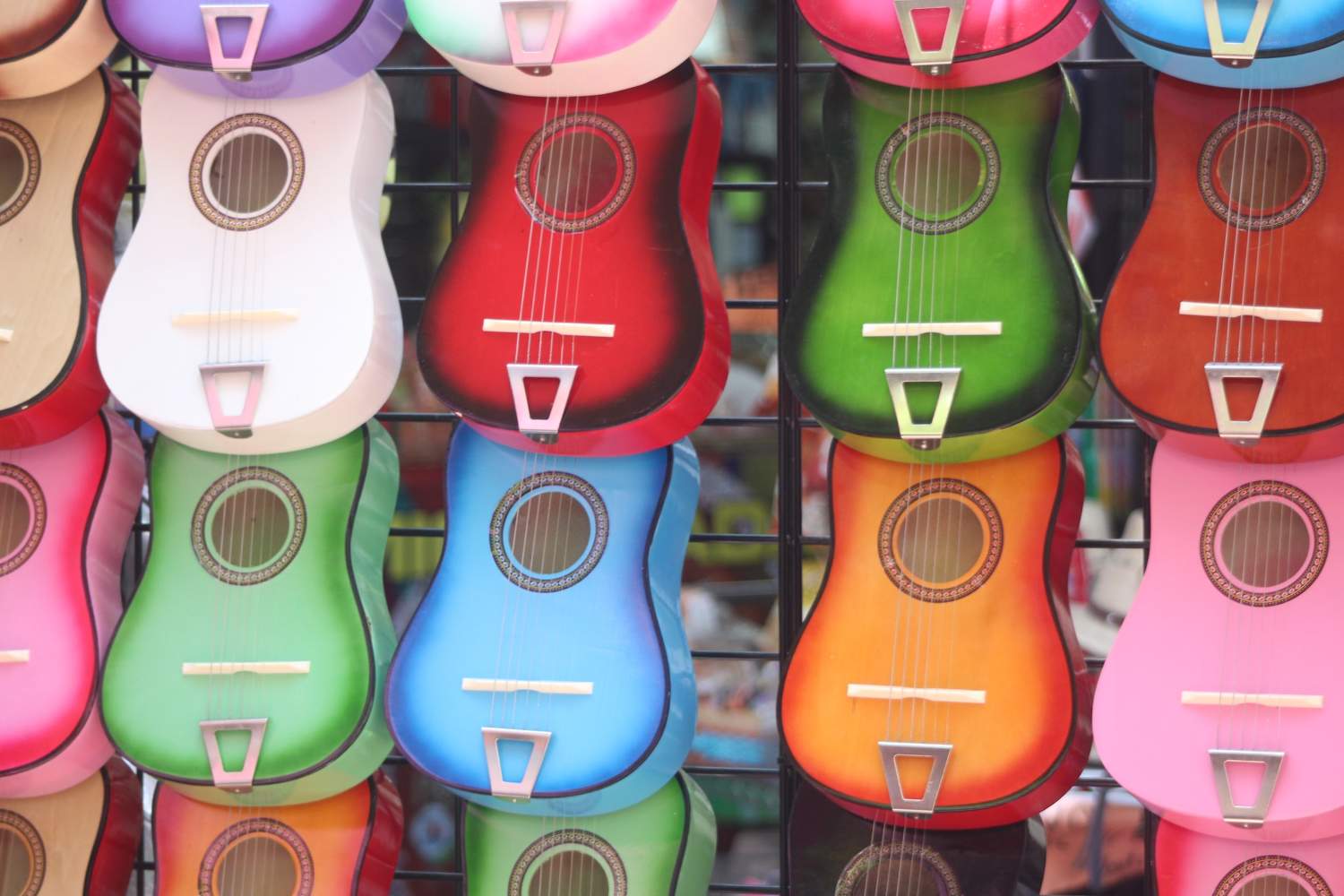 Solve Street Market Ukuleles San Antonio, TX jigsaw puzzle online