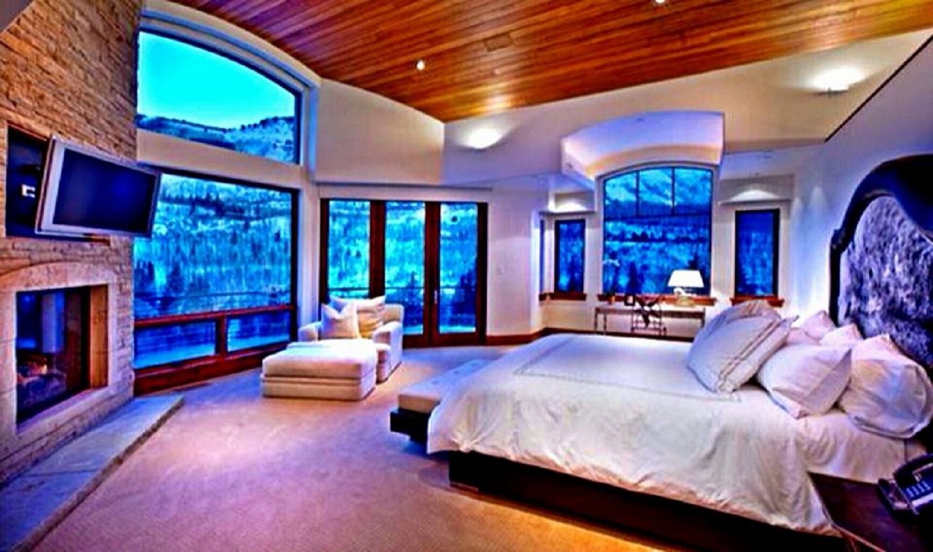 Solve FANCY BEDROOMS 🛌🏻 jigsaw puzzle online with 104 pieces