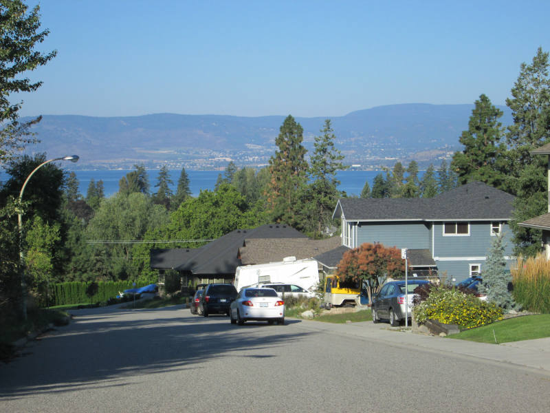 Solve Kelowna, BC jigsaw puzzle online with 12 pieces