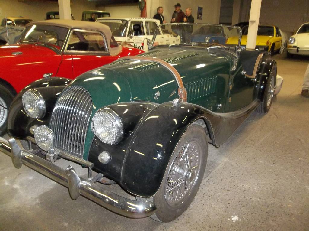 Puzzled Morgan Solve Morgan parked for the winter jigsaw puzzle online with 80 pieces