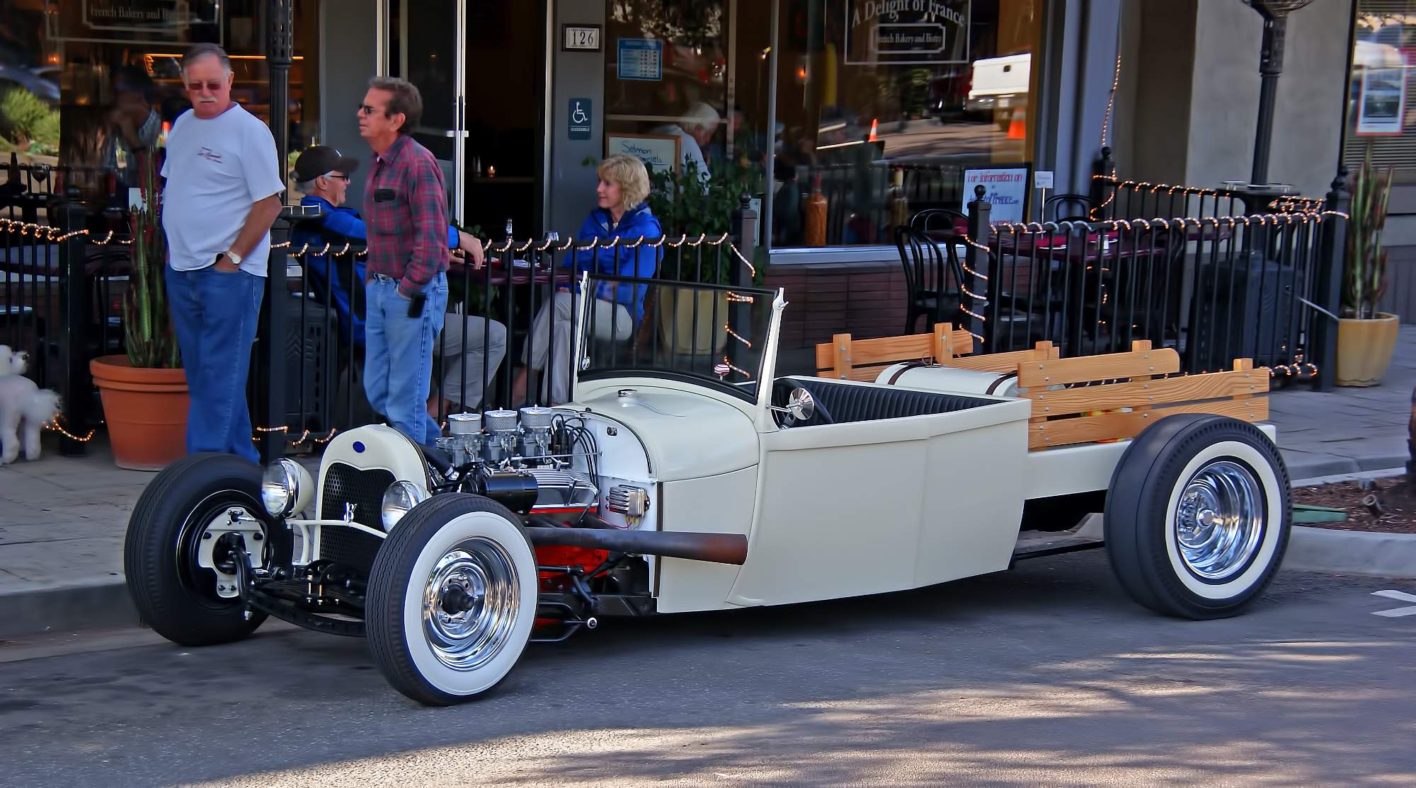 Solve Ford Model A Hot Rod jigsaw puzzle online with 144 pieces