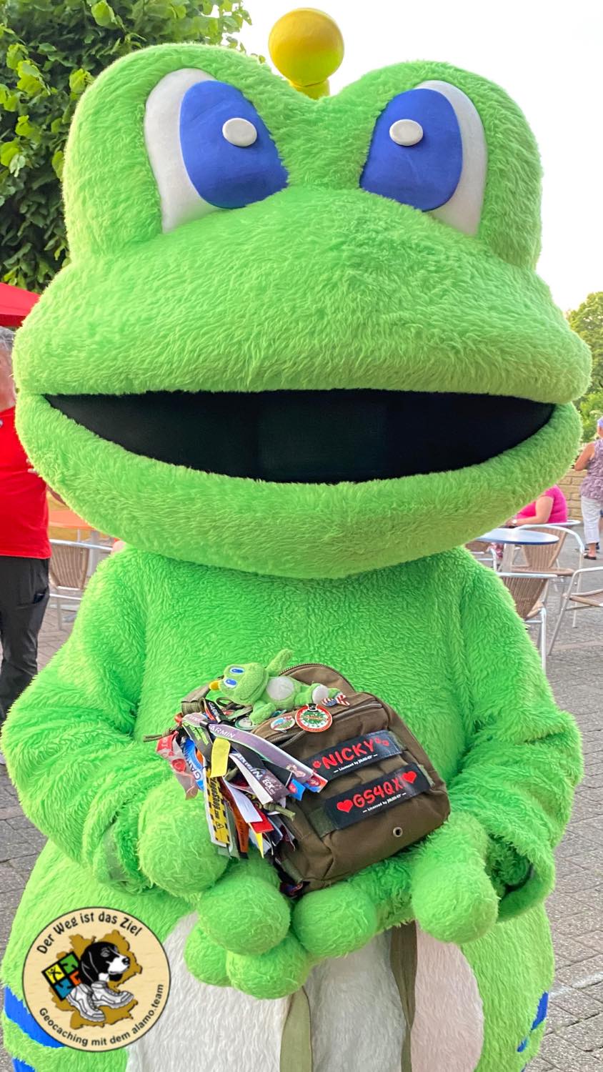 Solve MEGA "GEODOOM" 2022 (Geocaching, get the TBCode) jigsaw puzzle