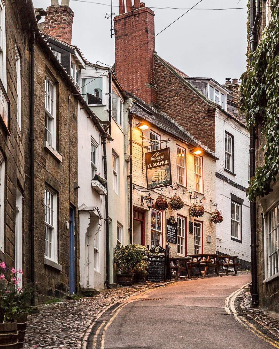 Solve Robin Hood's Bay, North Yorkshire jigsaw puzzle online with 120 ...