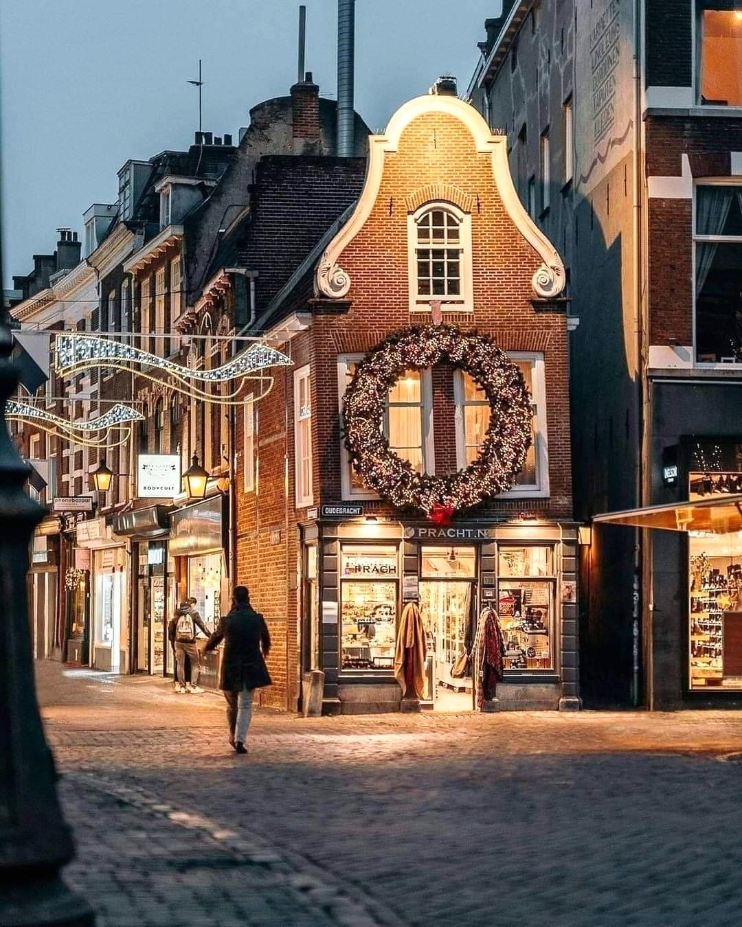 Solve This place is a dream! Utrecht, Netherlands jigsaw puzzle online