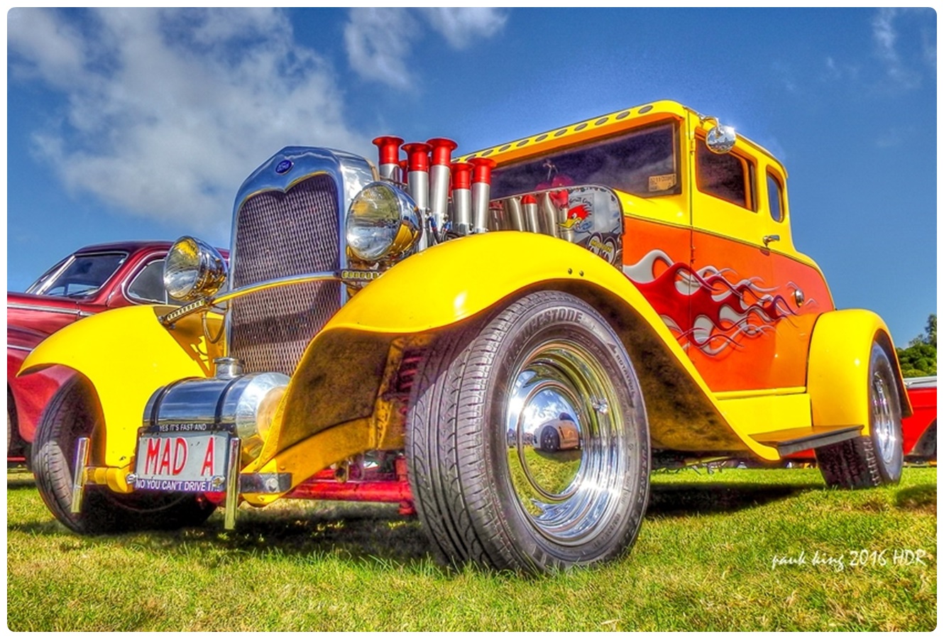 Solve 1930 Ford A Hot Rod jigsaw puzzle online with 294 pieces