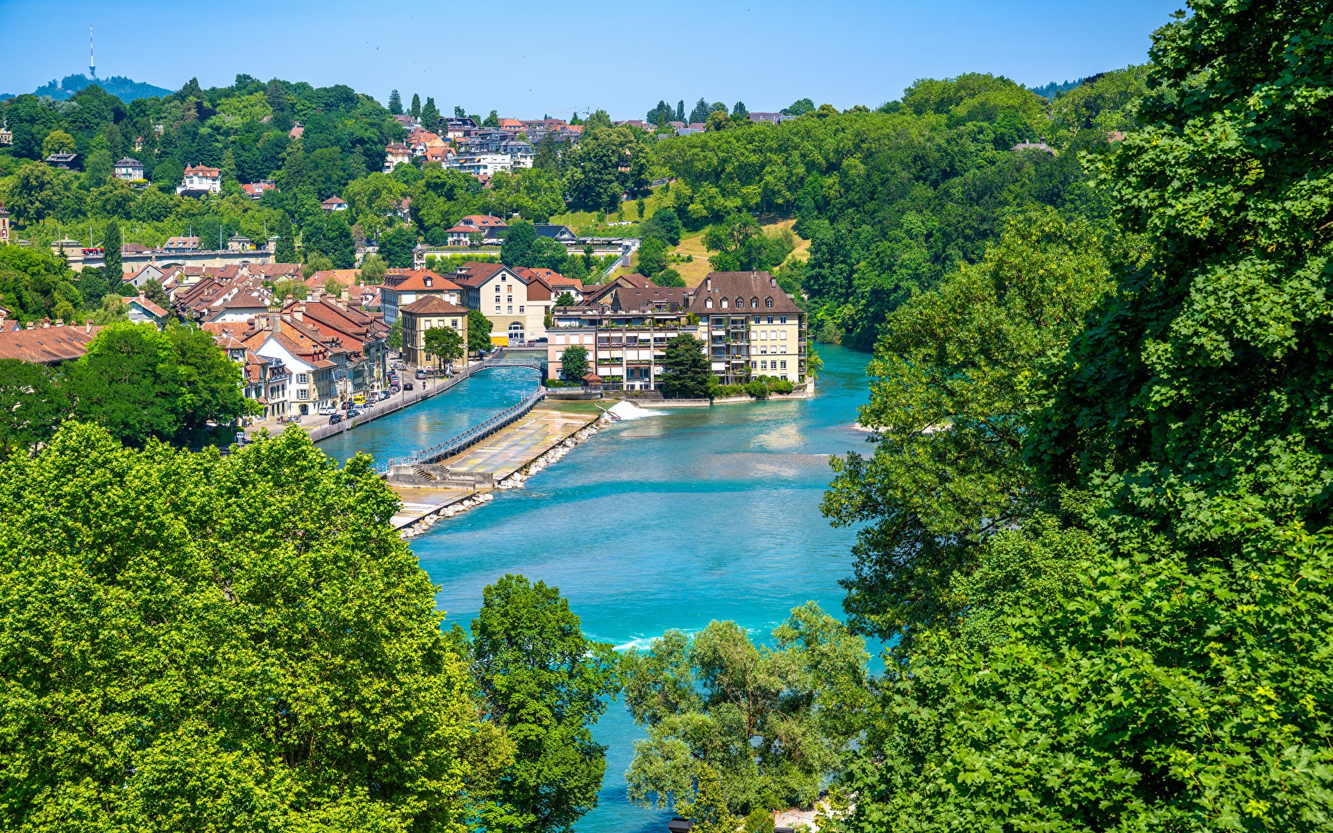 Solve Switzerland_Bern_River jigsaw puzzle online with 160 pieces
