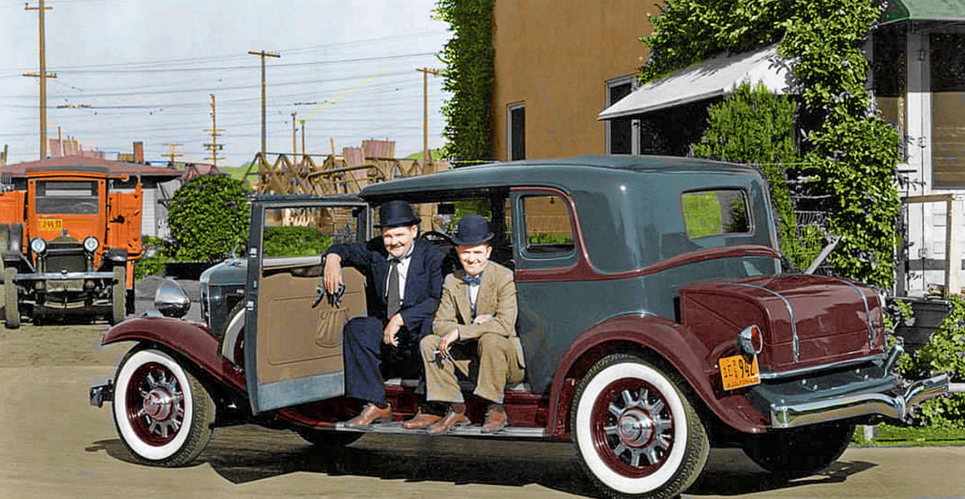 Solve Laurel and Hardy jigsaw puzzle online with 120 pieces