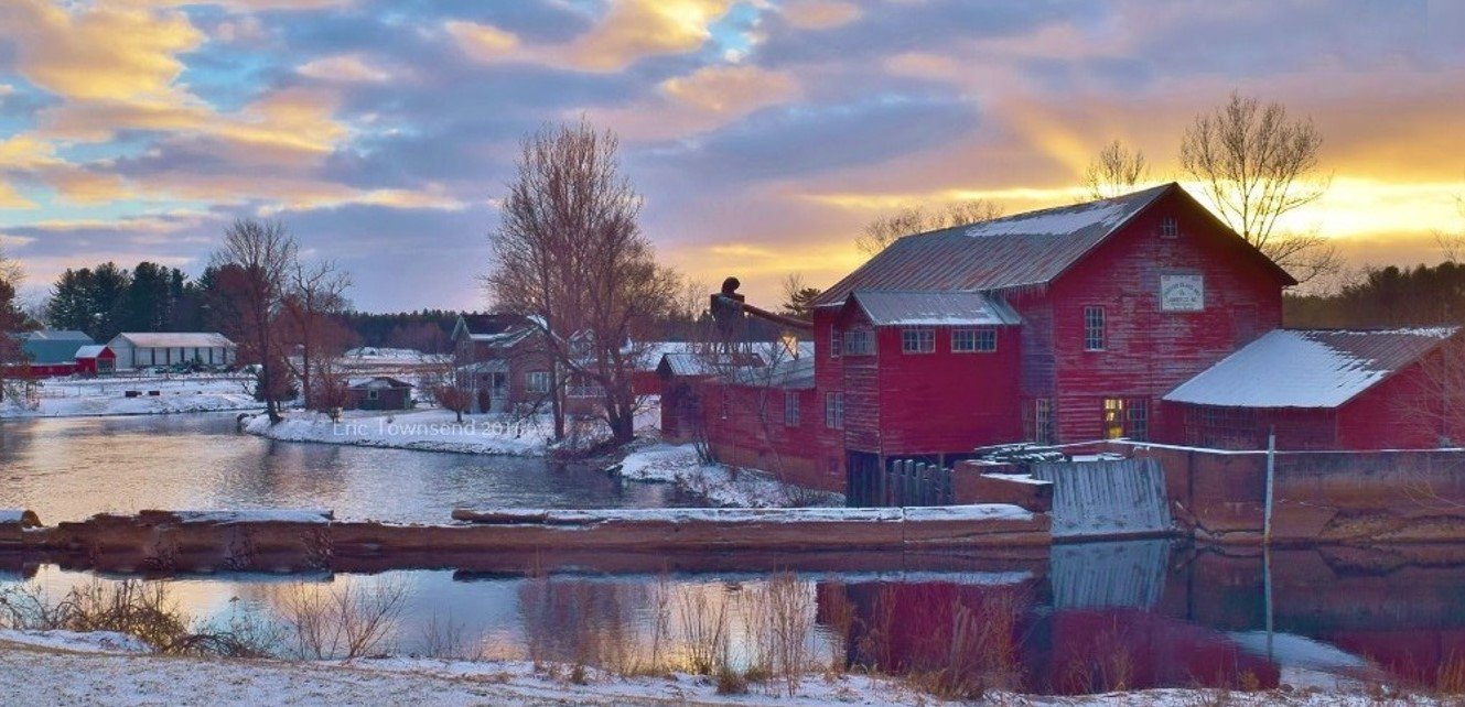 Solve SUNSET AT CROGHAN ISLAND MILL jigsaw puzzle online with 242 pieces