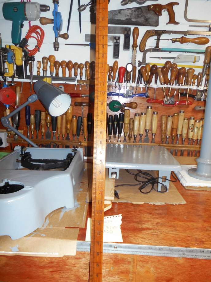 Solve Scales 2 Part restoration. jigsaw puzzle online with 12 pieces