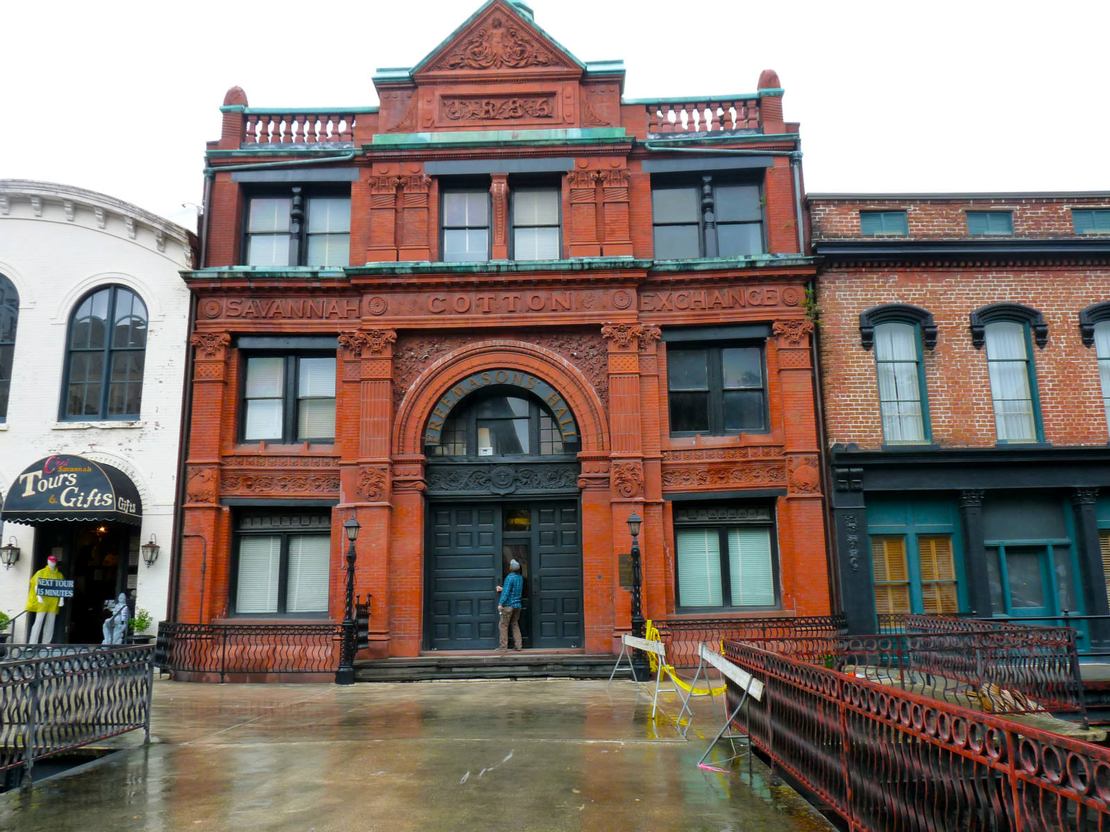 Solve Savannah Cotton Exchange jigsaw puzzle online with 300 pieces