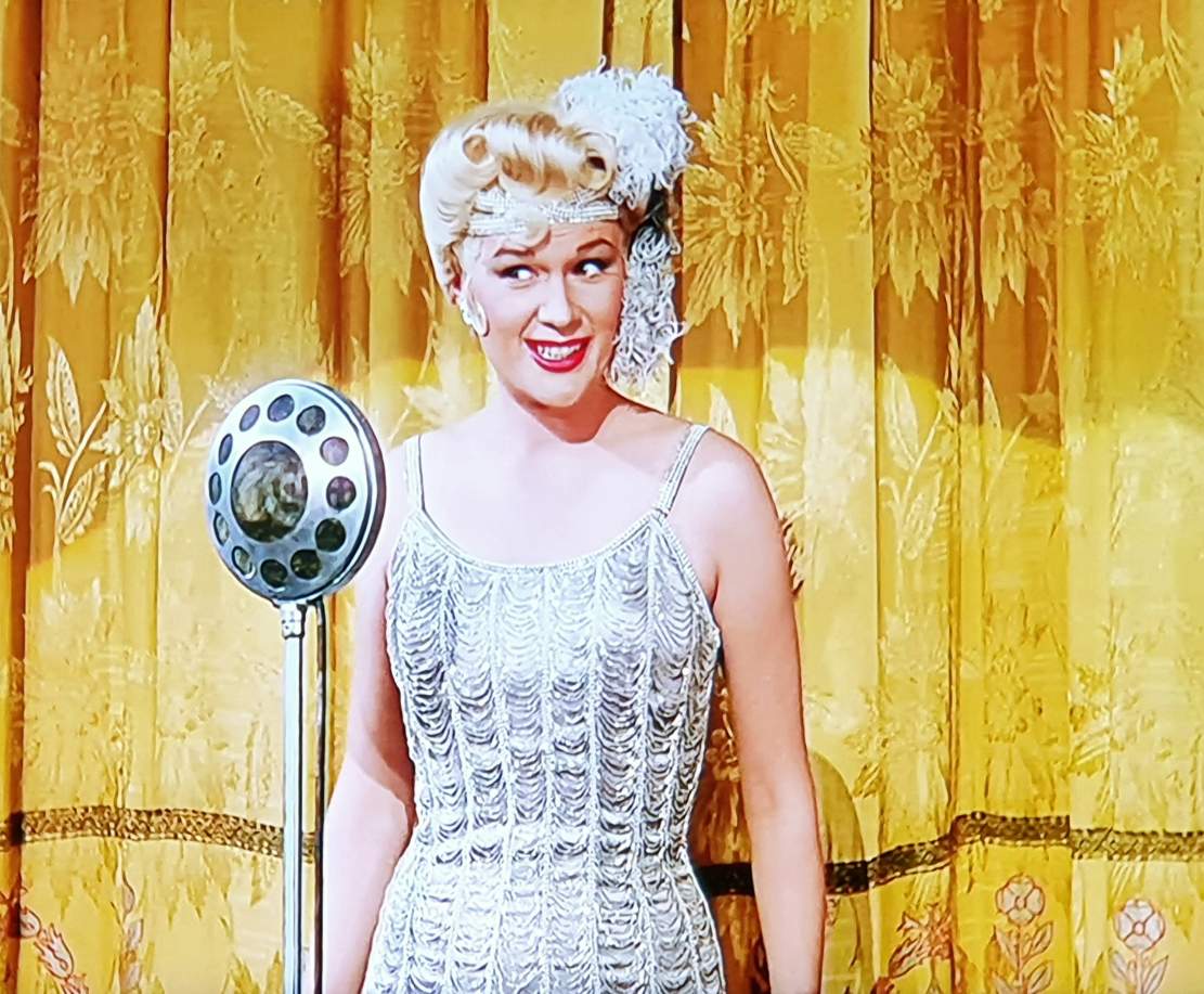 Solve MAKING SPEECHES 19 jigsaw puzzle online with 20 pieces