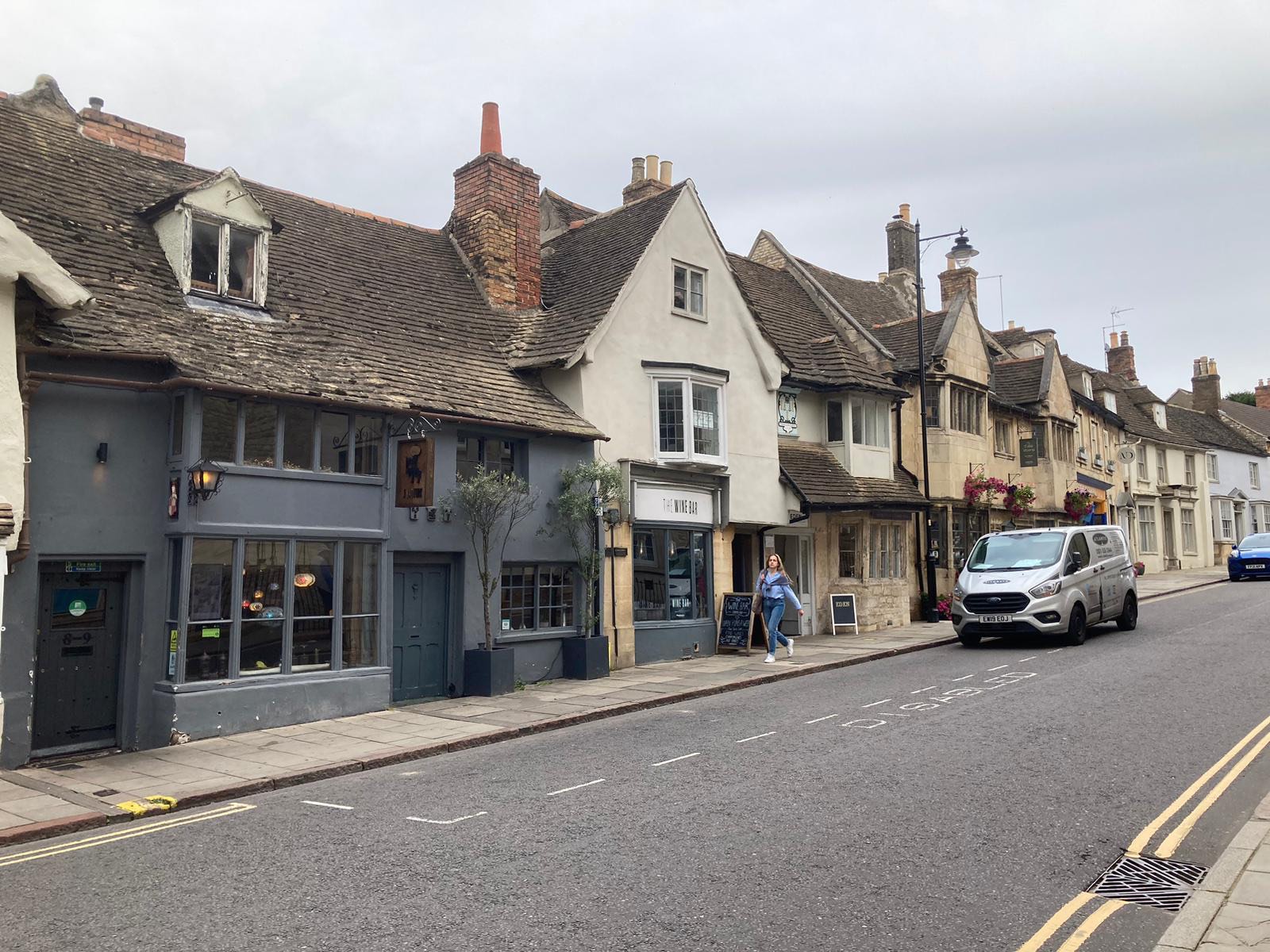 Solve Stamford, Lincolnshire , England jigsaw puzzle online with 165 pieces