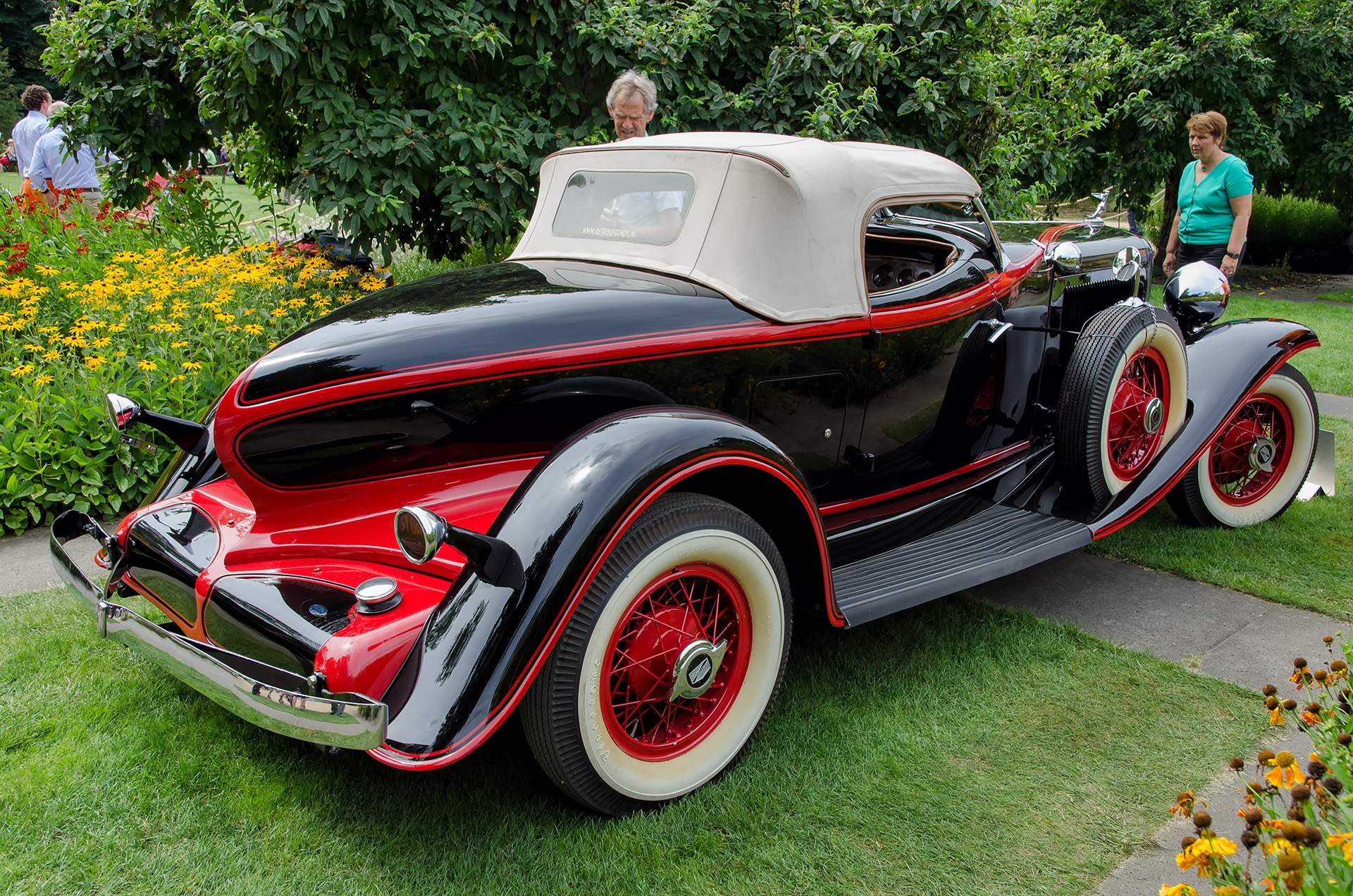 Solve Auburn "8/100" Custom speedster - 1932 jigsaw puzzle online with ...