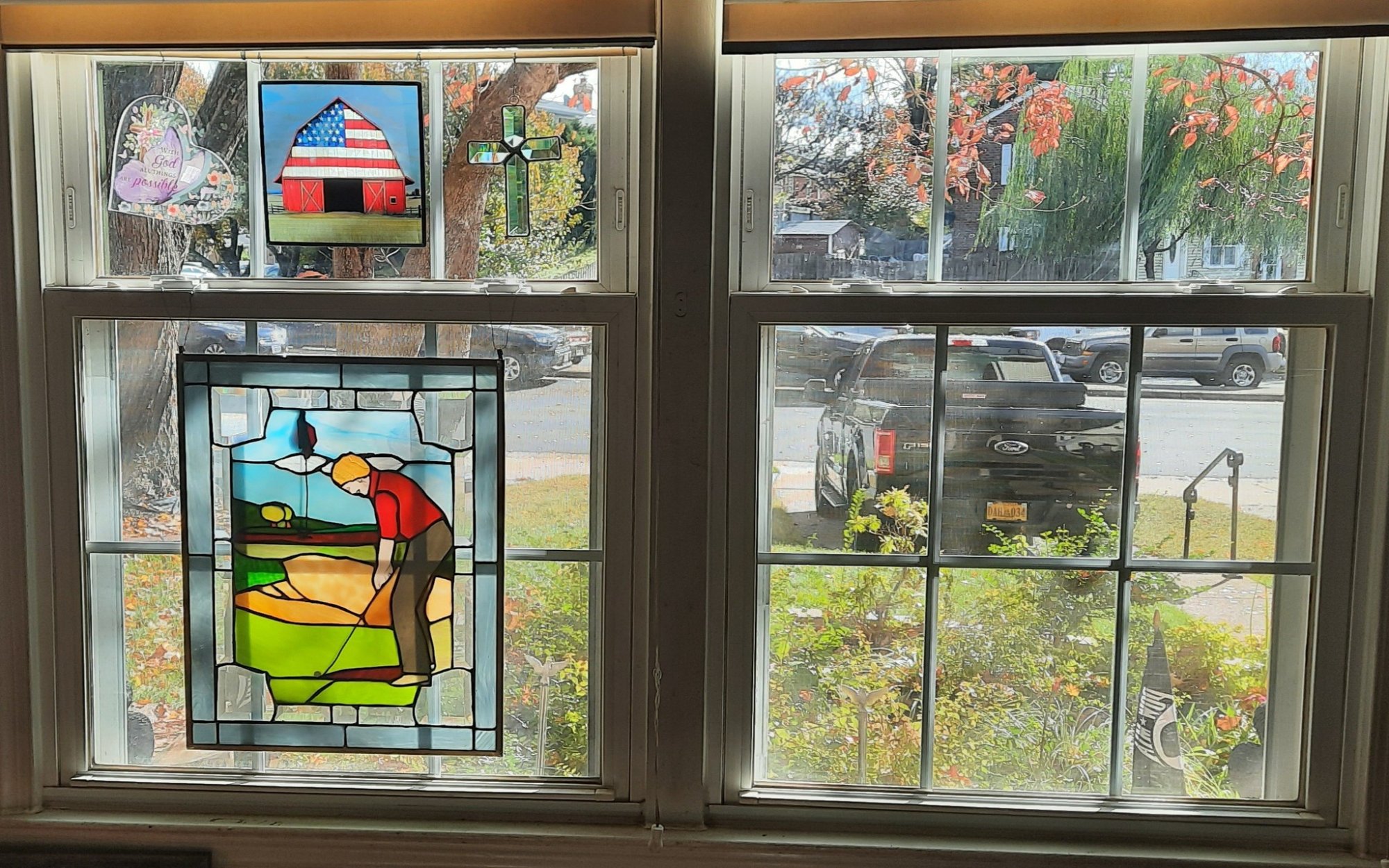 Solve My front window jigsaw puzzle online with 600 pieces