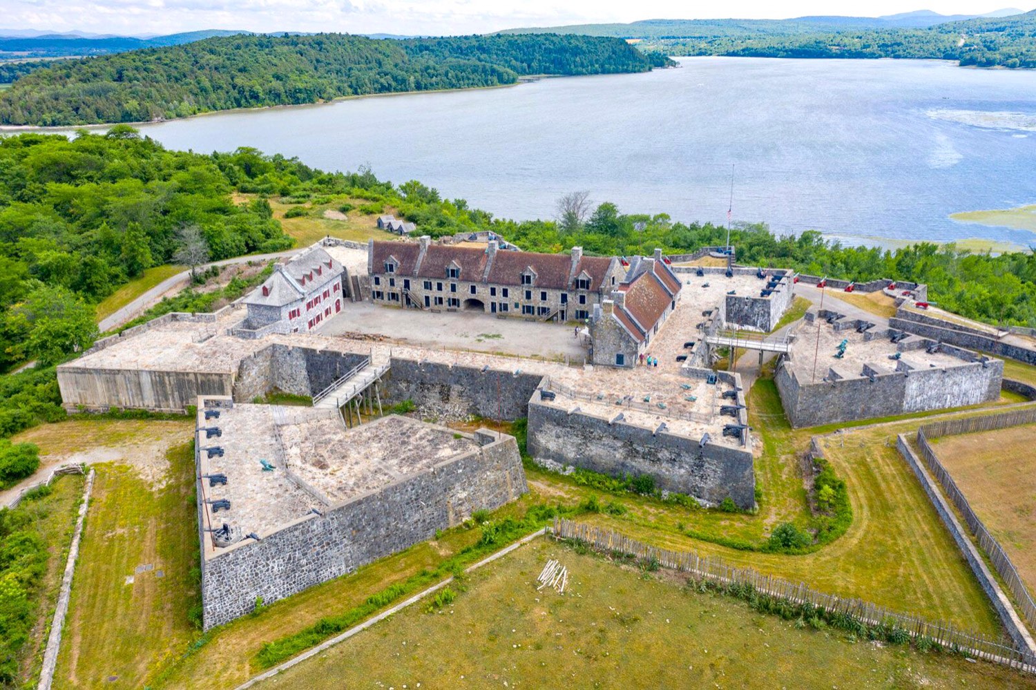 Solve Ft. Ticonderoga, New York jigsaw puzzle online with 54 pieces