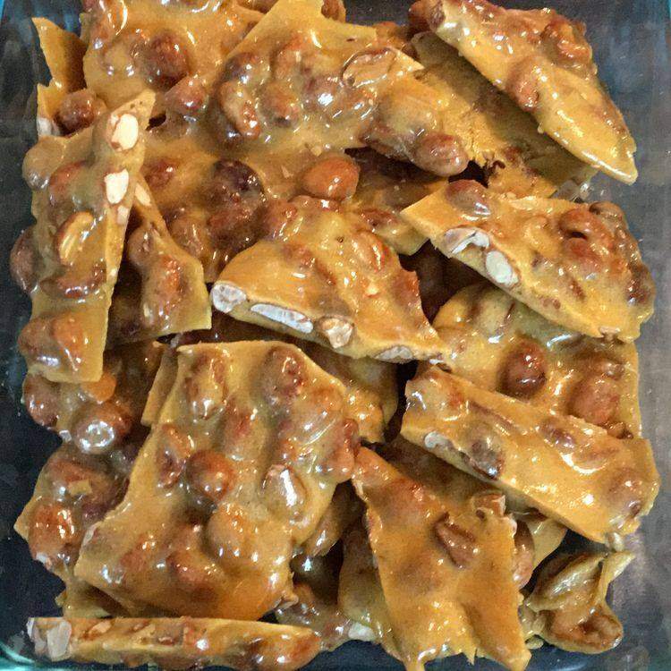 Solve Peanut Brittle jigsaw puzzle online with 100 pieces