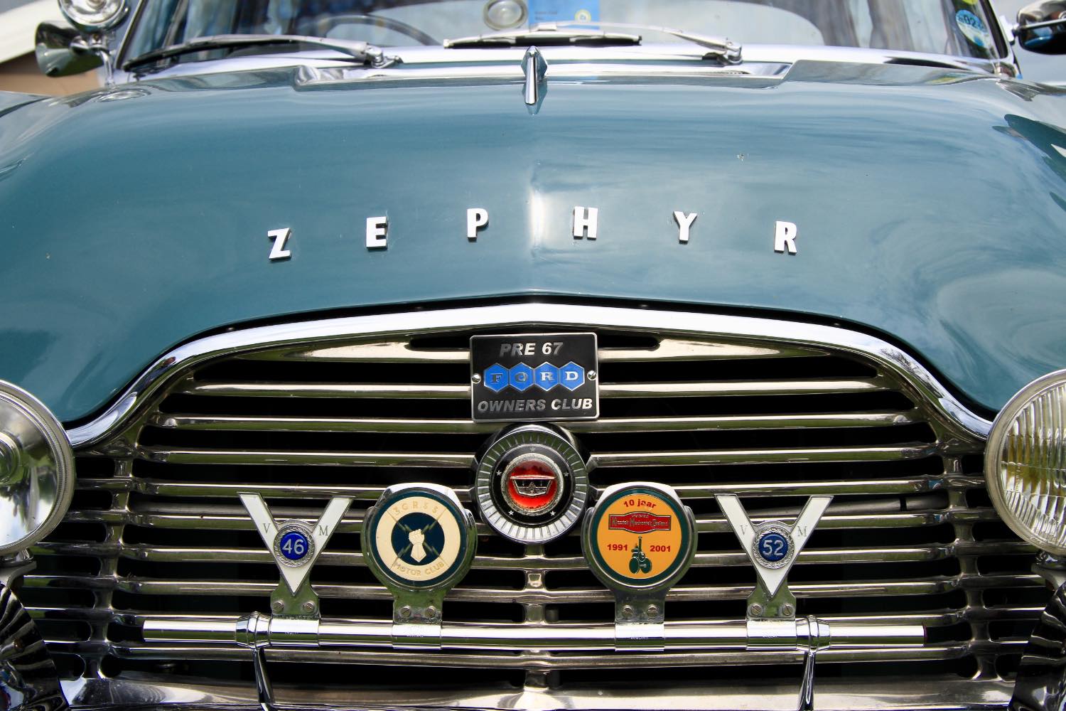 Solve Ford Zephyr MkII jigsaw puzzle online with 96 pieces