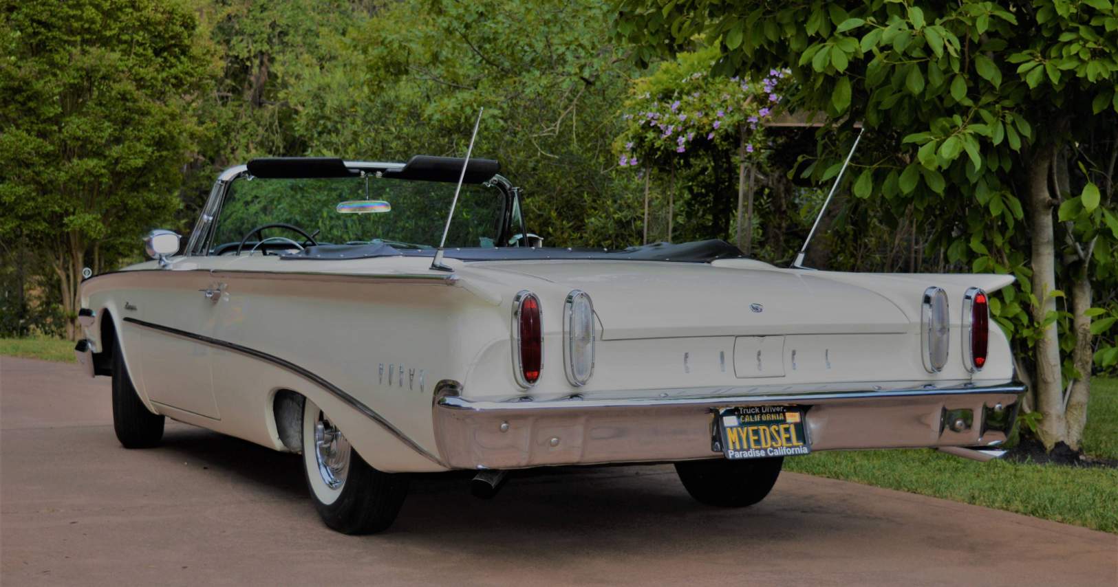 Solve 1960 Edsel Ranger Convertible rear jigsaw puzzle online with 91 ...