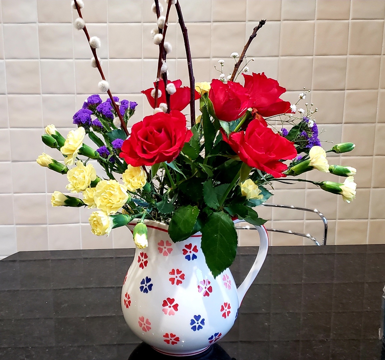 Solve Flowers in a Jug jigsaw puzzle online with 36 pieces