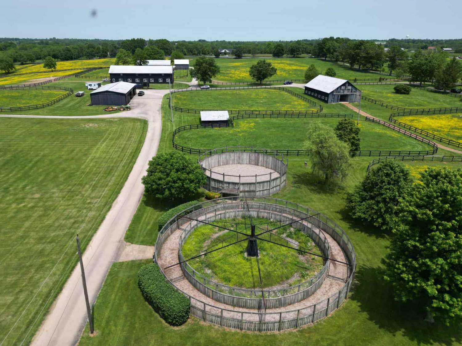 Solve Cave Spring Farm jigsaw puzzle online with 88 pieces