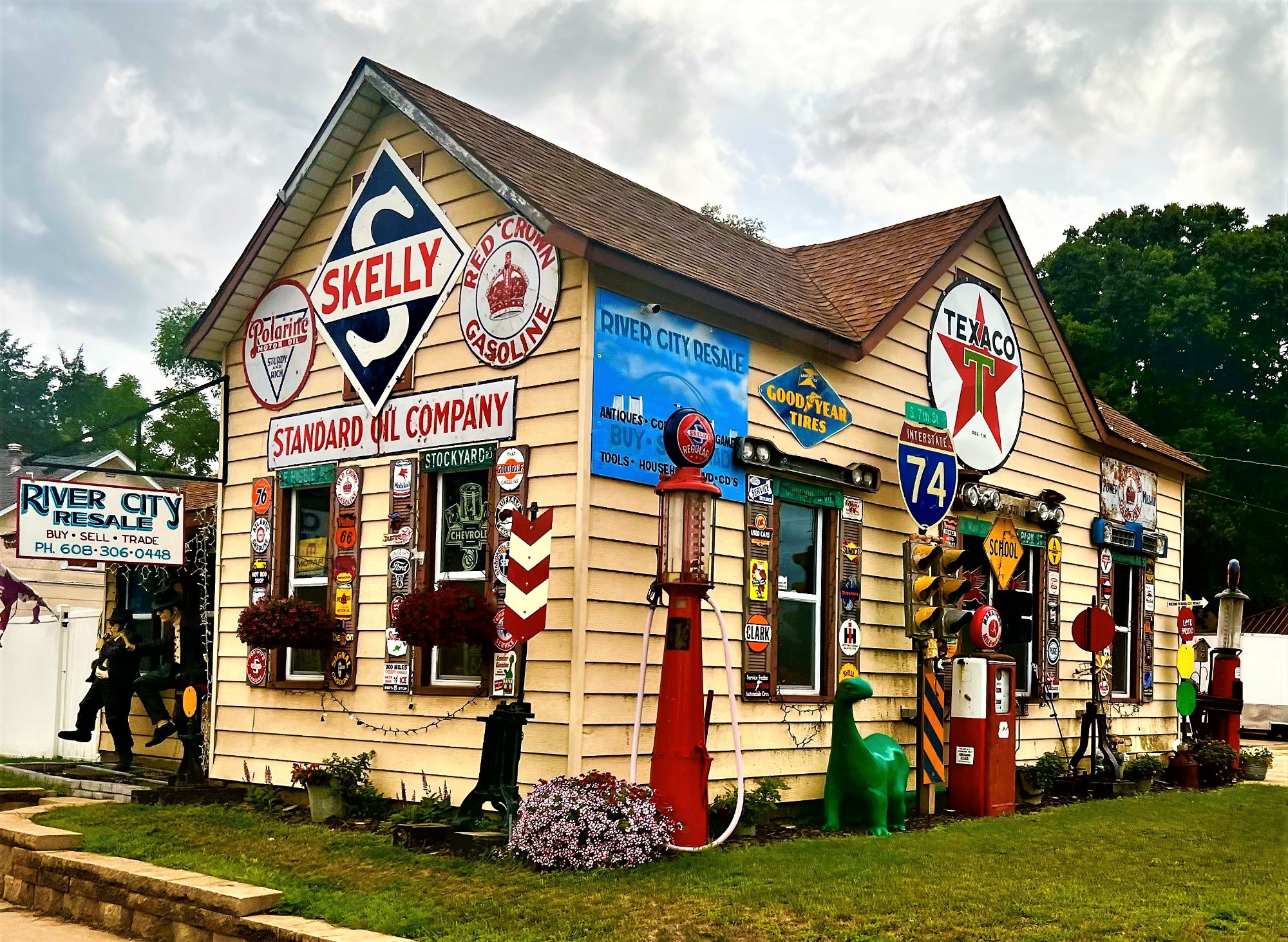 Solve Wisconsin jigsaw puzzle online with 588 pieces