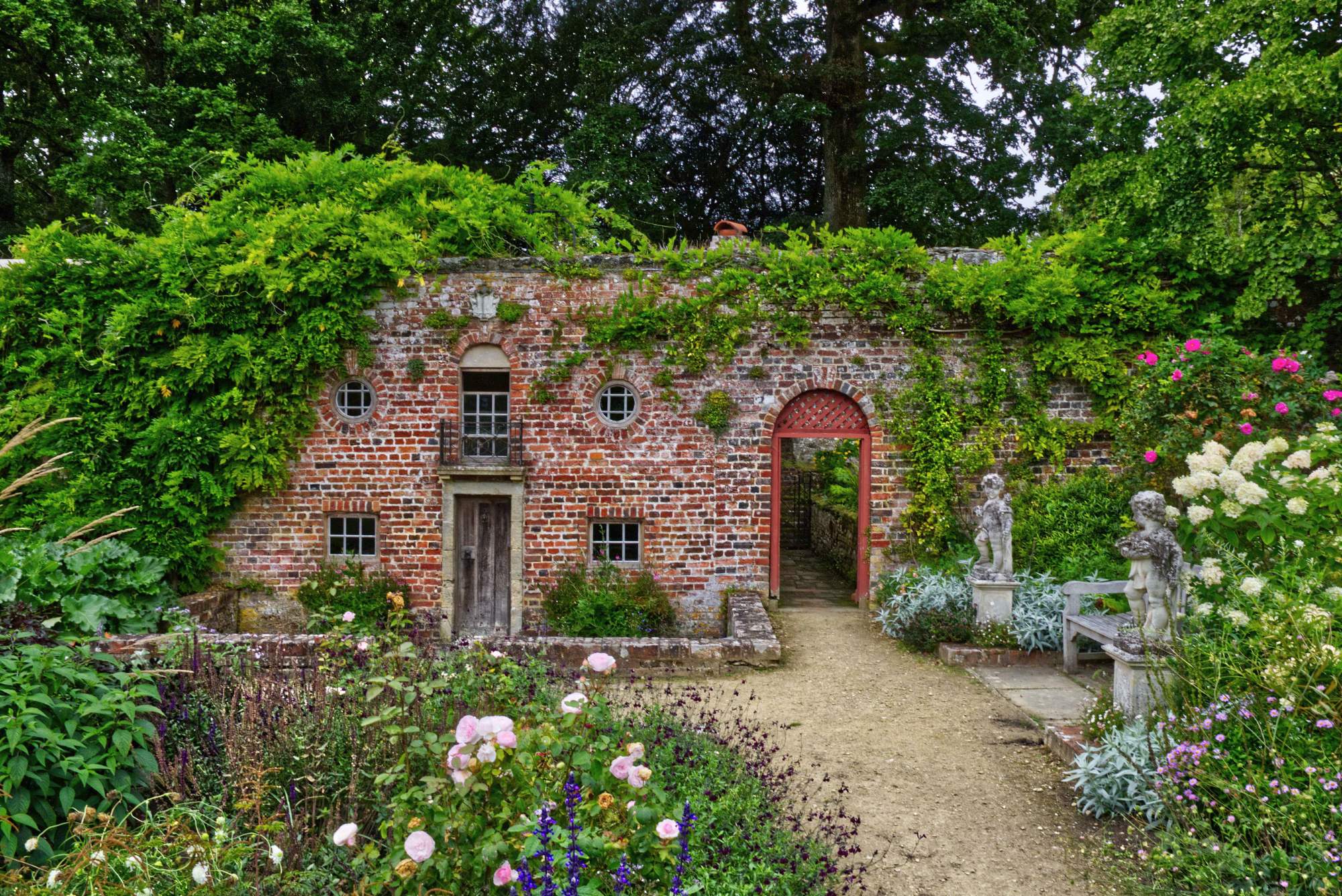 Solve Parham House & Gardens jigsaw puzzle online with 294 pieces