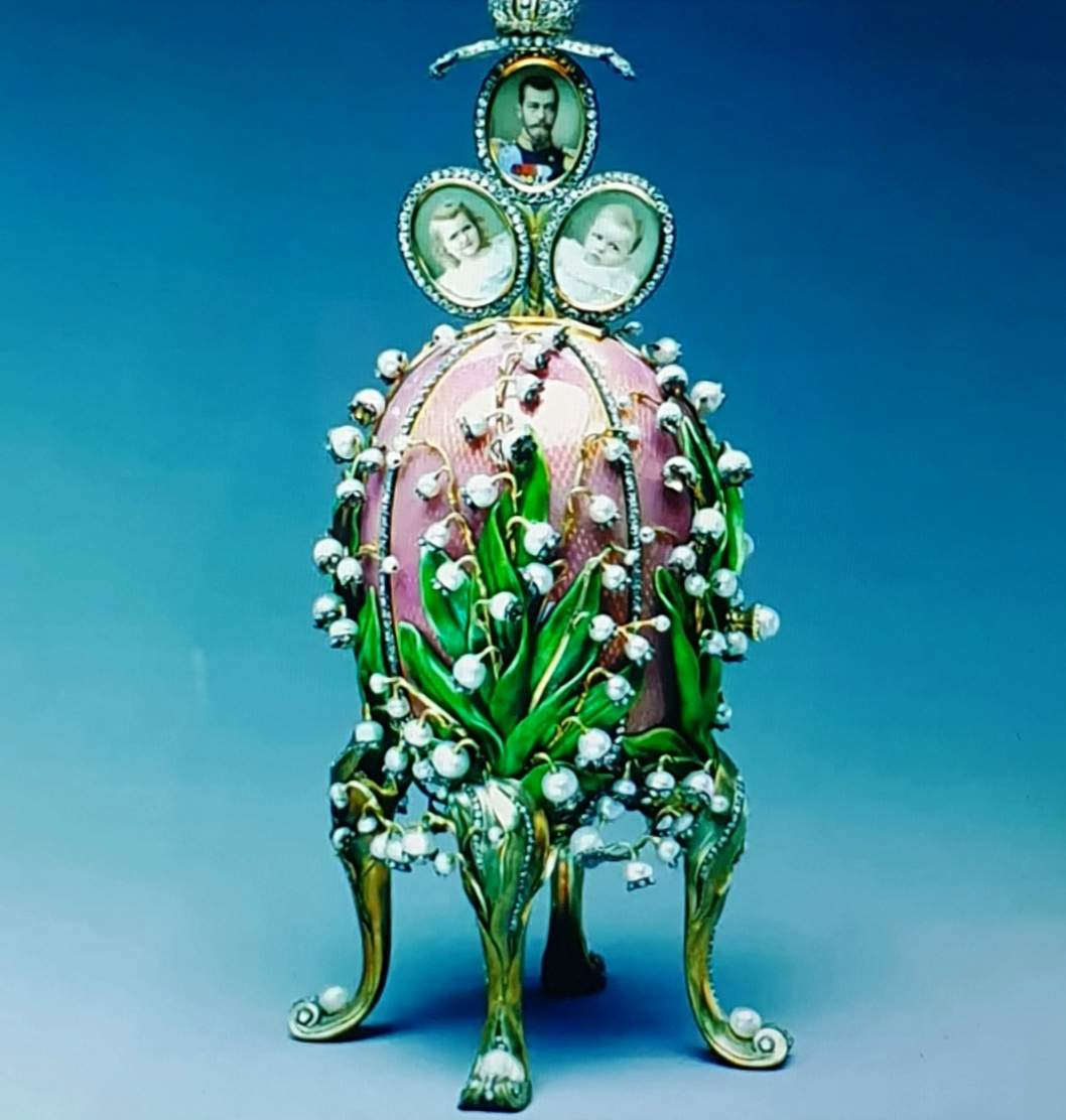 Solve LILIES OF THE VALLEY EGG, 1898 jigsaw puzzle online with 240 pieces