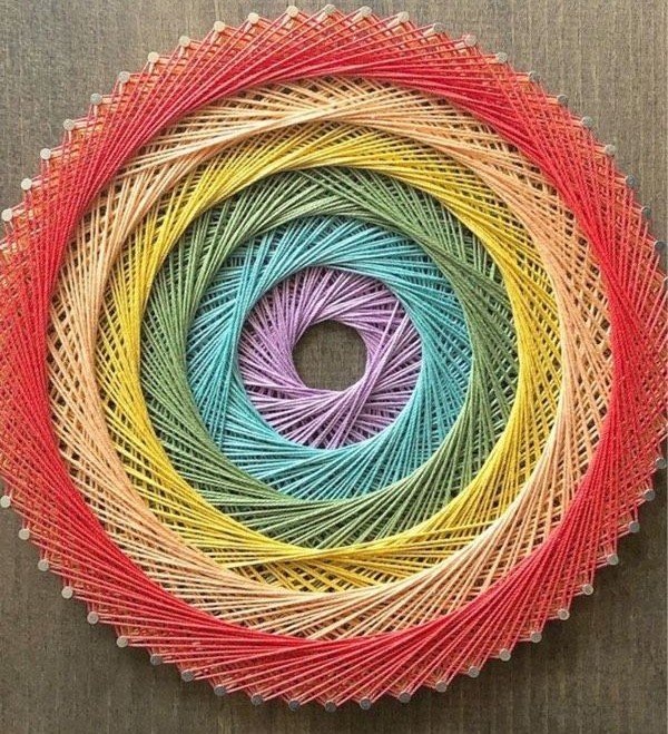 Solve String art jigsaw puzzle online with 90 pieces