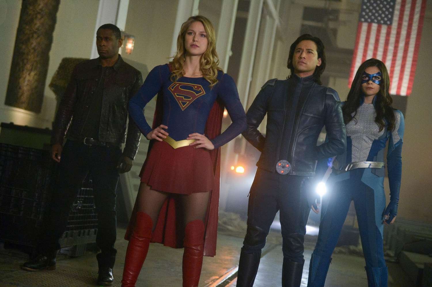 Solve supergirl jigsaw puzzle online with 150 pieces