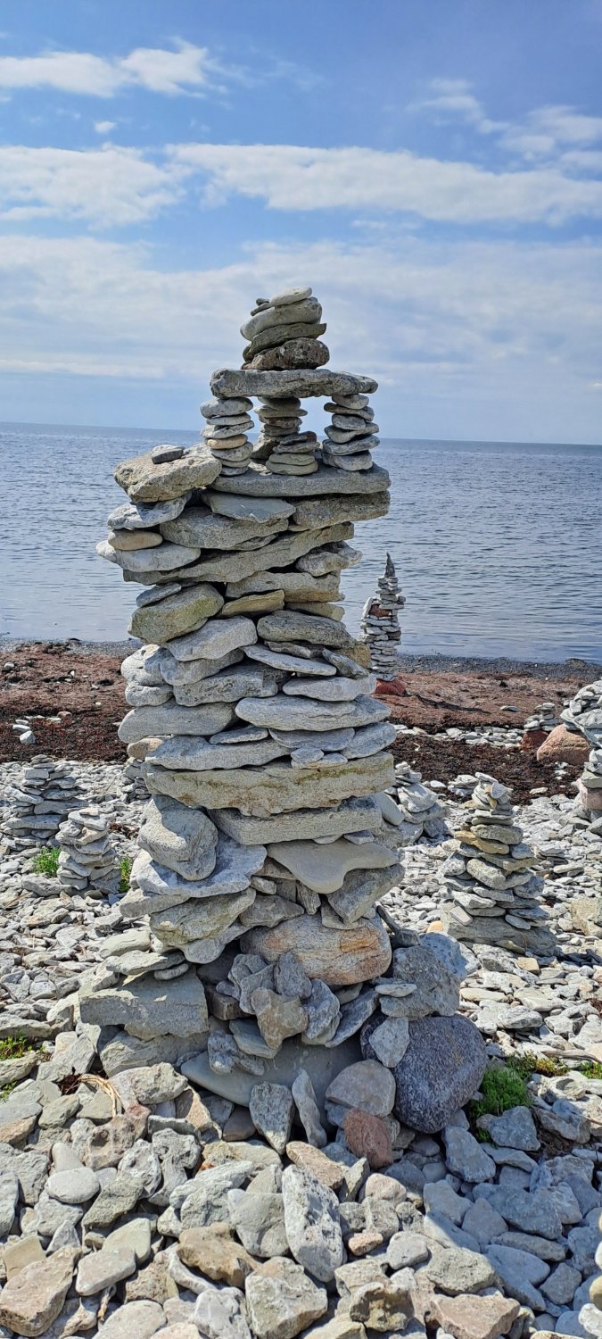 Solve Cliff towers jigsaw puzzle online with 36 pieces
