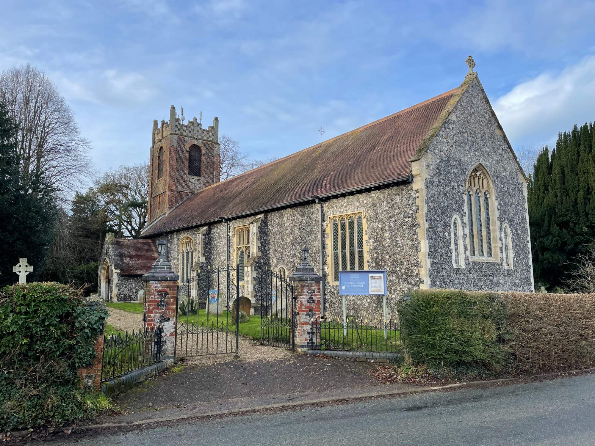 Solve Great Plumstead Church jigsaw puzzle online with 300 pieces