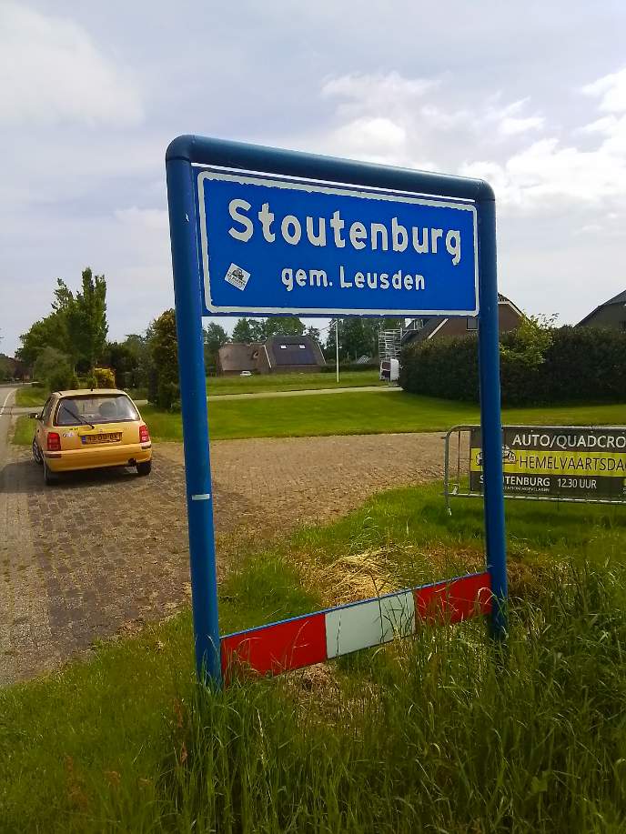 Solve Stoutenburg Utrecht Netherlands jigsaw puzzle online with 12 pieces