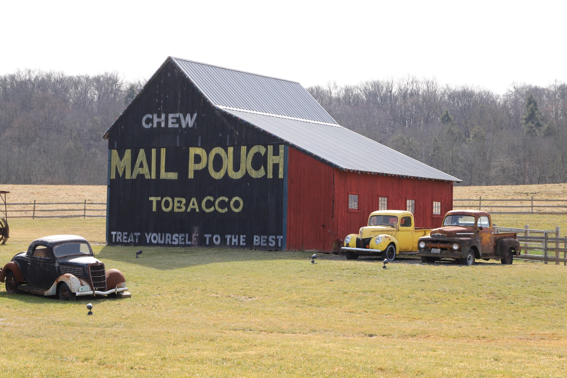 Solve Chew Mail Pouch Tobacco Barn jigsaw puzzle online with 150 pieces