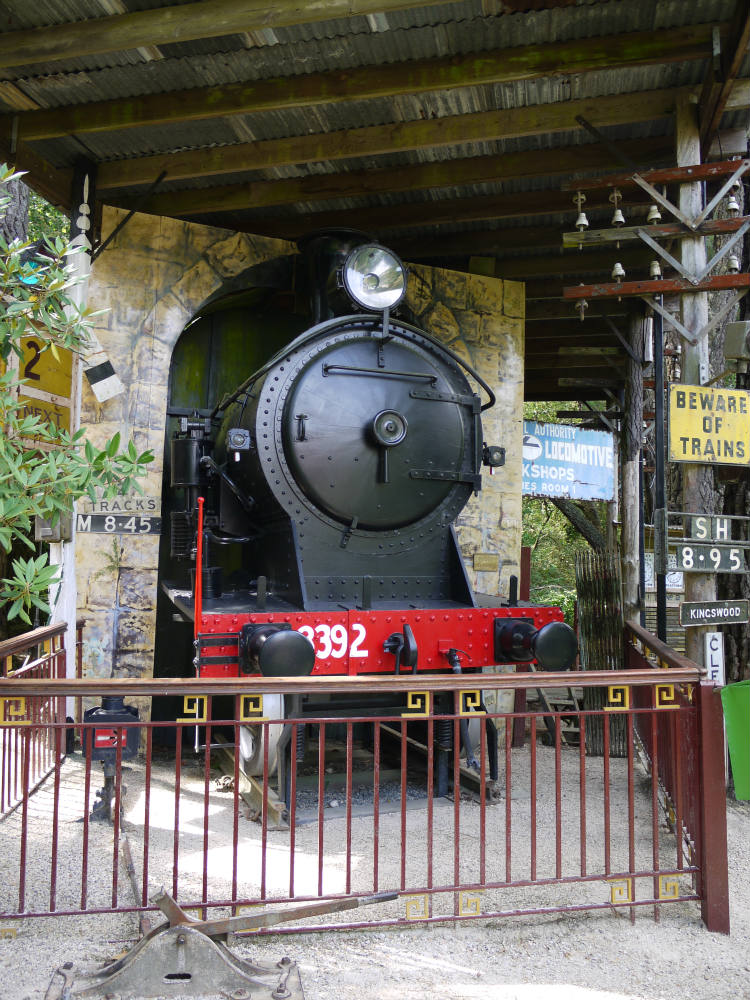 Solve Leuralla Toy and Railway Museum jigsaw puzzle online with 80 pieces