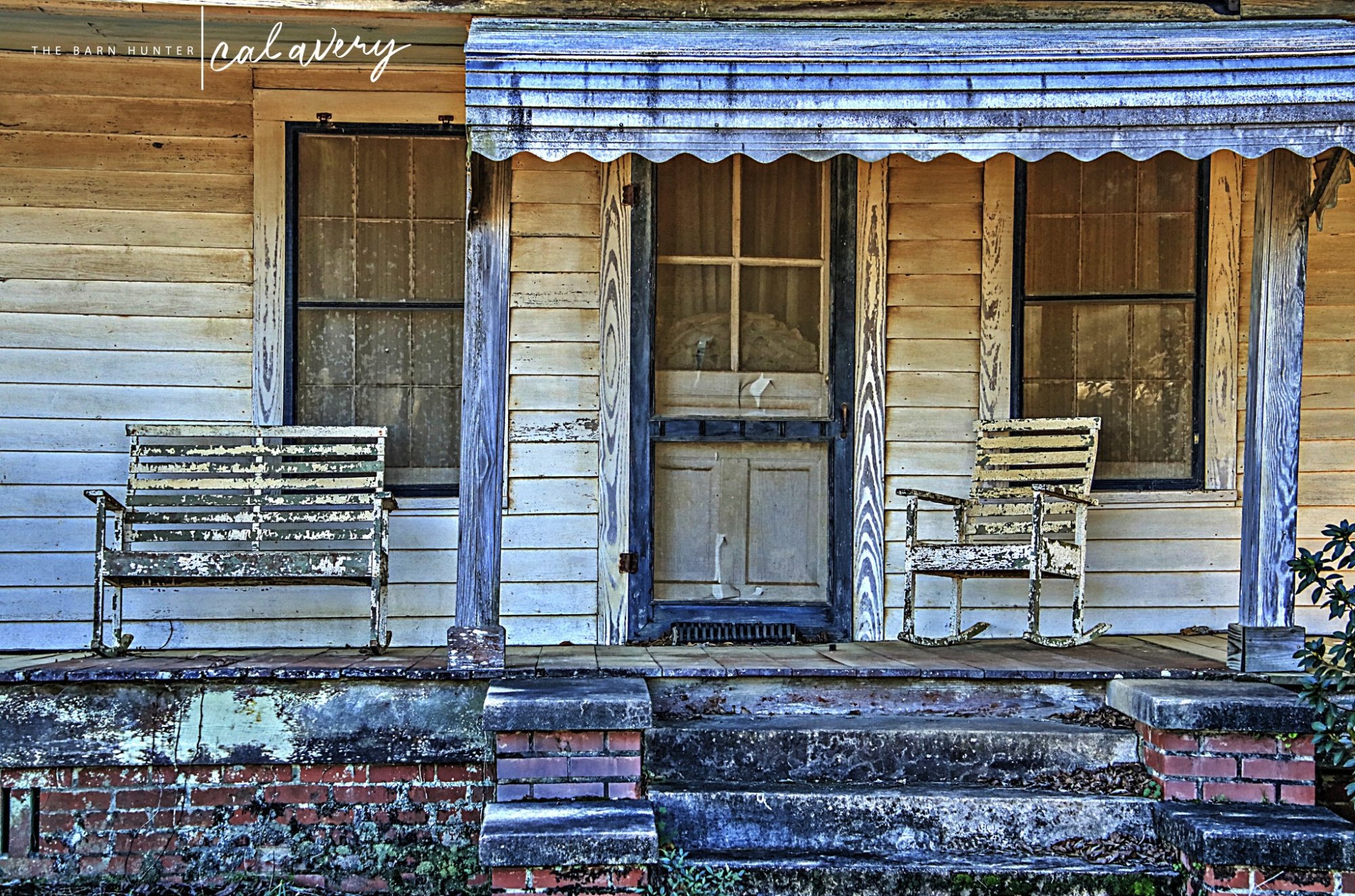 Solve Rustic Porch jigsaw puzzle online with 600 pieces