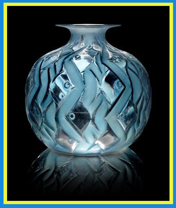 Solve Lalique 1928 jigsaw puzzle online with 80 pieces
