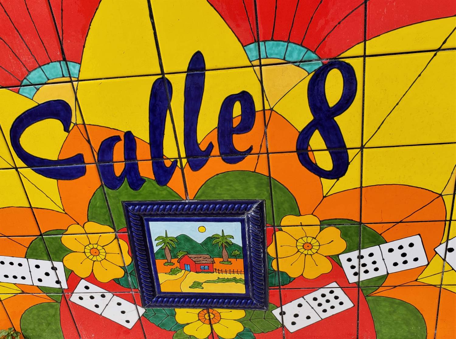 Solve Tiled Mural jigsaw puzzle online with 70 pieces