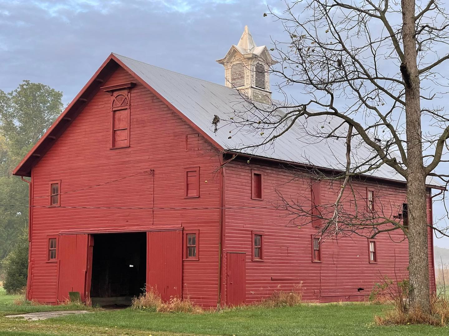 Solve cupola Barn 1 jigsaw puzzle online with 300 pieces