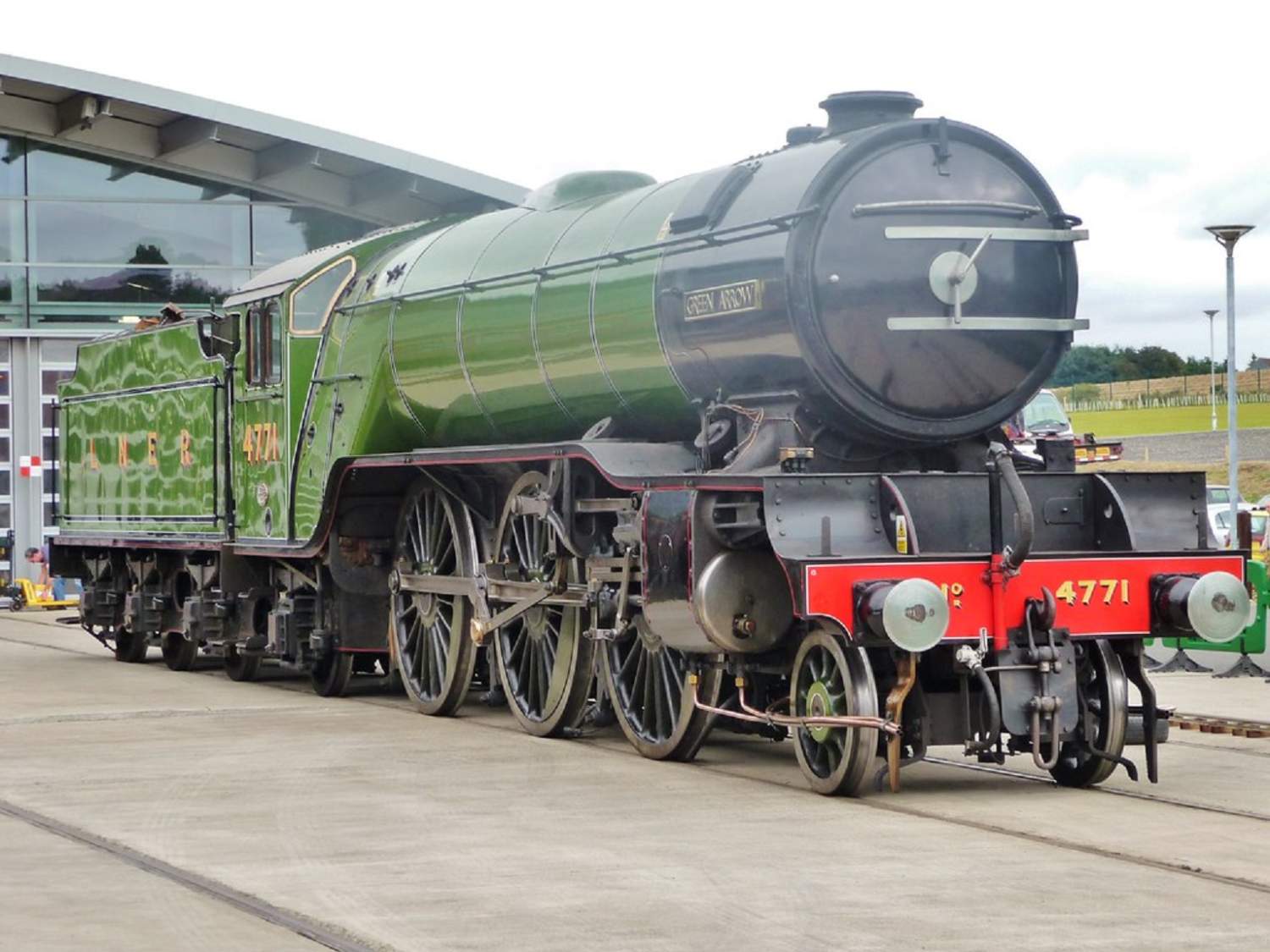 Solve LNER Class V2 262 4771 Green Arrow. jigsaw puzzle online with