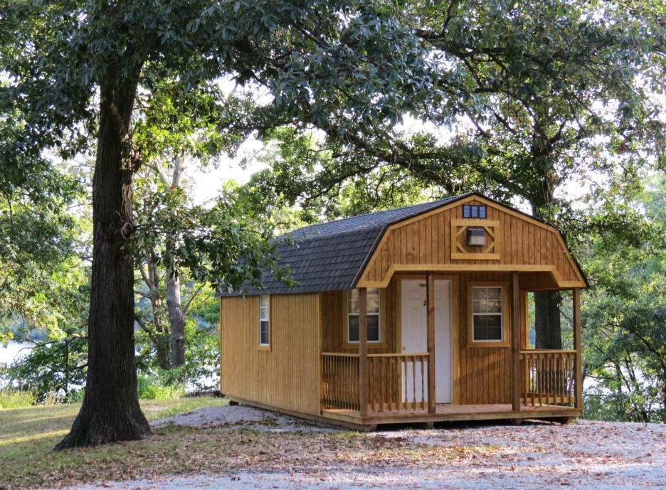 Solve Cabin for Rent jigsaw puzzle online with 20 pieces